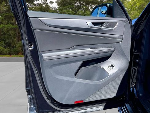 Used 2024 Volkswagen Atlas Cross Sport SE w/ Panoramic Sunroof Package image 21