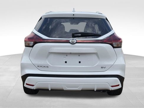 Used 2021 Nissan Kicks SV FWD image 6