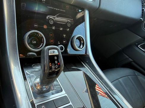 Used 2020 Land Rover Range Rover Sport SE image 22