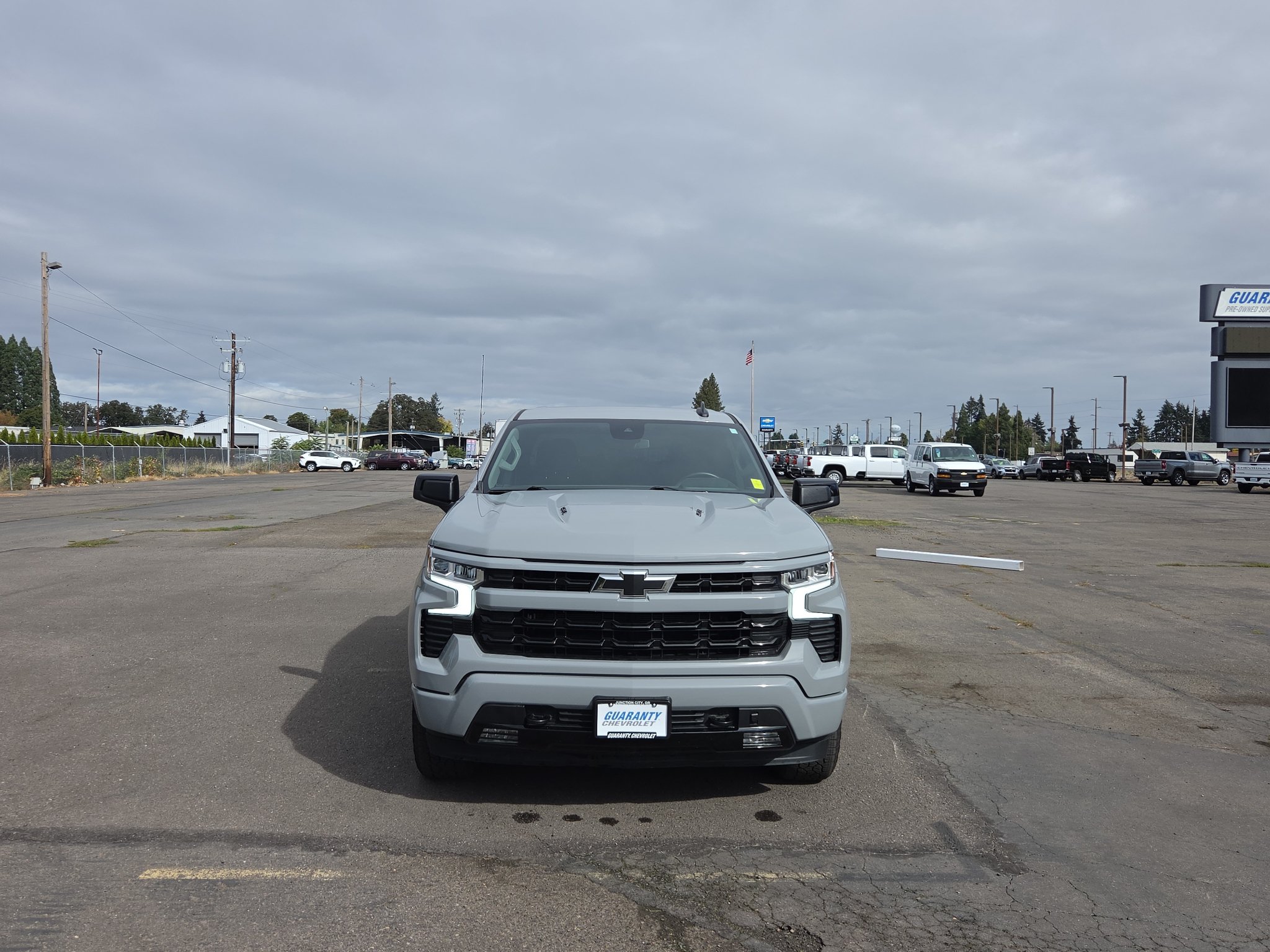Used 2024 Chevrolet Silverado 1500 RST w/ Z71 Off-Road Package AWD/4WD image 2