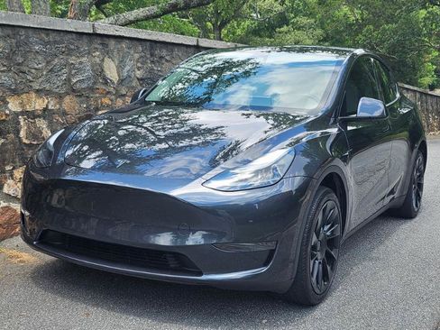 Used 2024 Tesla Model Y Long Range RWD image 14