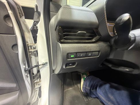 Certified 2023 Nissan Sentra SV FWD image 12