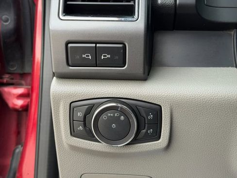 Used 2019 Ford F250 XLT w/ XLT Premium Package AWD/4WD image 35