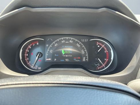 Used 2025 Toyota RAV4 LE FWD image 12