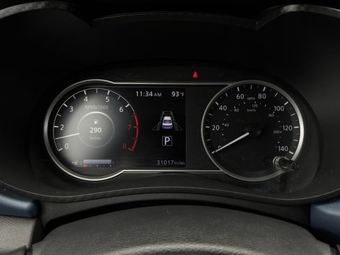 Used 2025 Nissan Versa SV FWD image 35