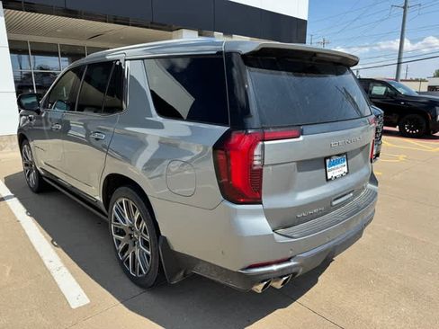 Used 2025 GMC Yukon Denali Ultimate AWD/4WD image 4