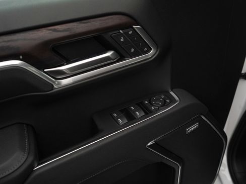 New 2026 GMC Sierra 1500 SLT image 14