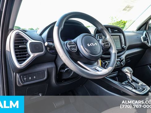Used 2025 Kia Soul LX w/ LX Technology Package FWD image 27