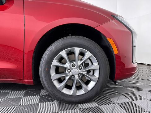 New 2027 Chrysler Pacifica Select AWD/4WD image 24