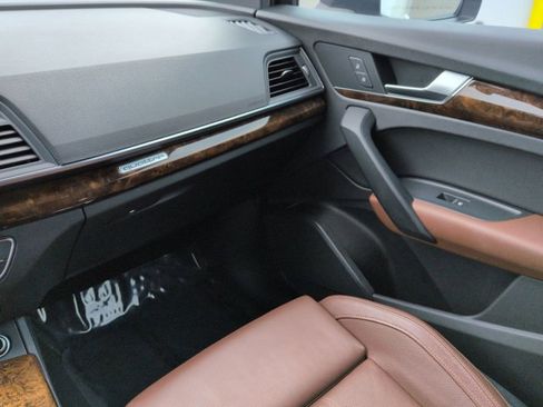 Used 2018 Audi Q5 2.0T Premium Plus w/ Premium Plus Package image 17