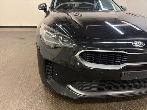 Used 2018 Kia Stinger Premium image 2
