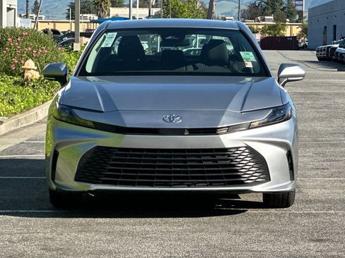 Used 2025 Toyota Camry LE image 10