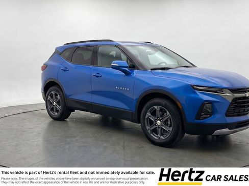 Used 2025 Chevrolet Blazer LT FWD image 1