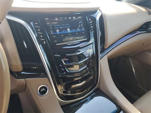 Used 2019 Cadillac Escalade ESV Platinum image 15
