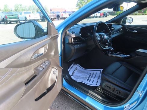 Used 2025 Buick Envista Sport Touring w/ Convenience I Package FWD image 16