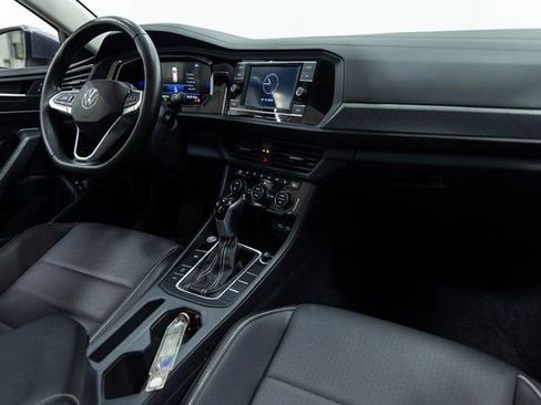 Used 2024 Volkswagen Jetta SE image 27