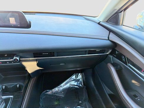 Used 2022 MAZDA CX-30 AWD 2.5 S w/ Premium Package image 18