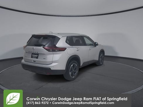 Used 2025 Nissan Rogue SV image 14