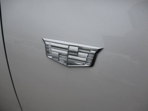 Used 2024 Cadillac XT6 Premium Luxury w/ Technology Package AWD/4WD image 5