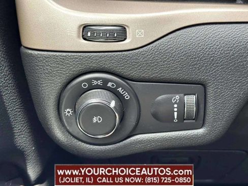 Used 2018 Jeep Cherokee Latitude w/ Safety Group image 47