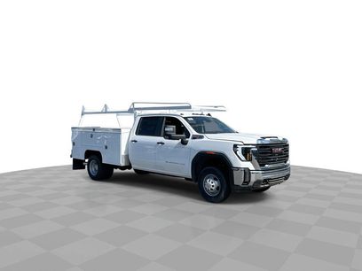 New 2025 GMC Sierra 3500 Pro w/ Convenience Package
