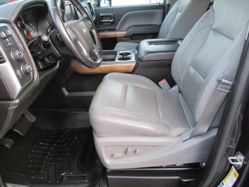 Used 2016 Chevrolet Silverado 2500 LTZ w/ LTZ Plus Package image 31