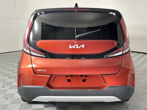 Used 2023 Kia Soul LX FWD image 7