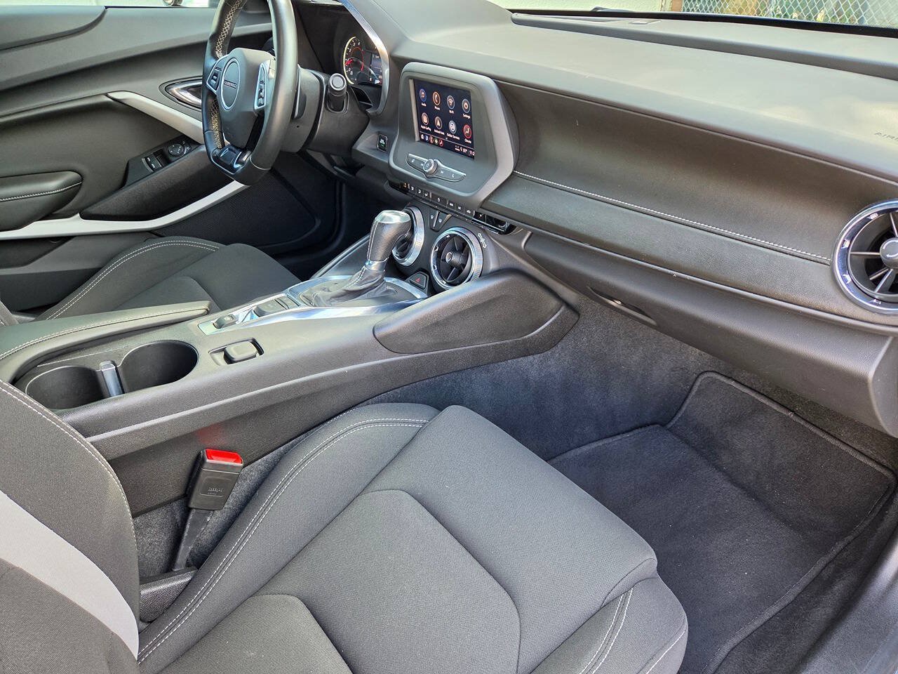 Used 2021 Chevrolet Camaro LT RWD image 9