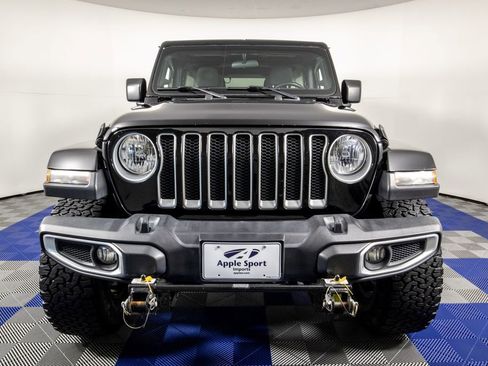 Used 2019 Jeep Wrangler Unlimited Sahara AWD/4WD image 2