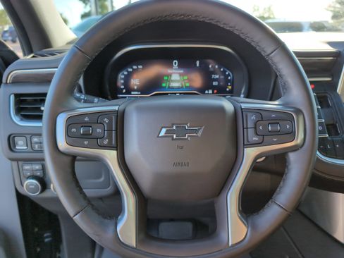 Used 2024 Chevrolet Tahoe Z71 w/ Luxury Package image 21