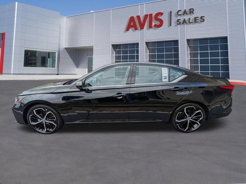 Used 2025 Nissan Altima 2.5 SR FWD image 10