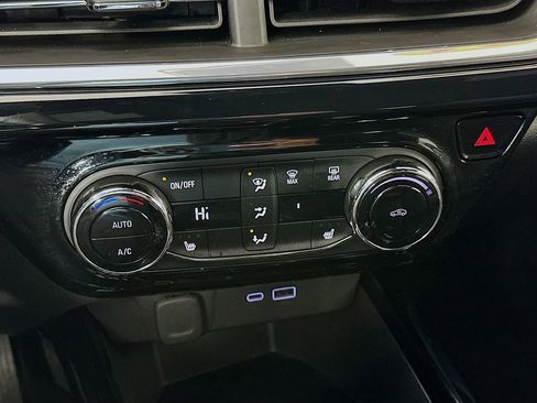 Used 2024 Chevrolet Trax RS image 21