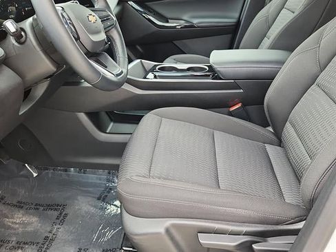 Used 2025 Chevrolet Equinox LT AWD/4WD image 9