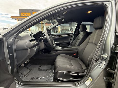Used 2019 Honda Civic Sport image 11