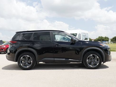 Used 2024 Nissan Rogue SV AWD/4WD image 29