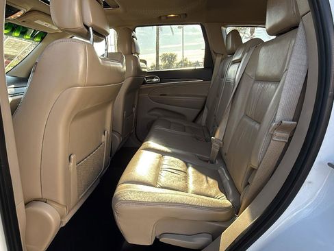 Used 2014 Jeep Grand Cherokee Limited w/ Trailer Tow Group IV image 23