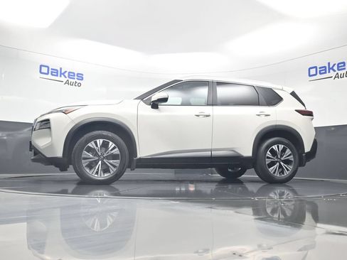 Used 2023 Nissan Rogue SV w/ SV Premium Package AWD/4WD image 42