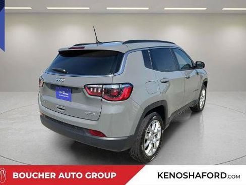 Used 2023 Jeep Compass Latitude w/ Sun and Sound Group AWD/4WD image 5