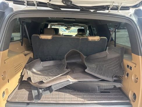 Used 2019 Cadillac Escalade ESV Platinum image 41