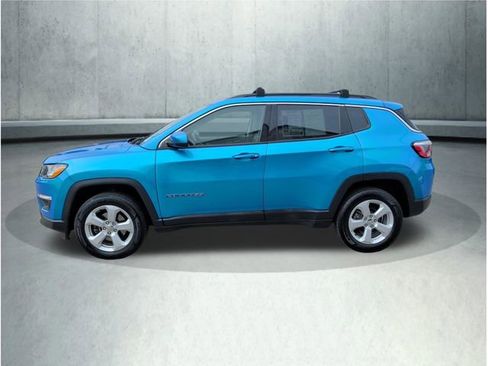 Used 2017 Jeep Compass Latitude AWD/4WD image 2