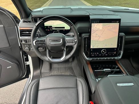 Used 2025 GMC Yukon Denali w/ Denali Reserve Package image 43