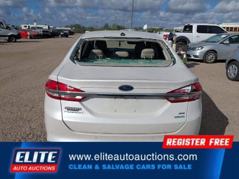 Used 2018 Ford Fusion SE w/ Fusion SE Technology Package image 32