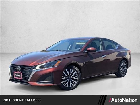 Used 2023 Nissan Altima 2.5 SV FWD image 1