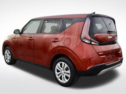 Used 2024 Kia Soul LX image 9