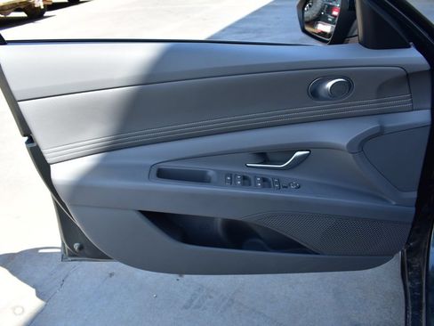 Used 2025 Hyundai Elantra SEL w/ Cargo Package FWD image 14