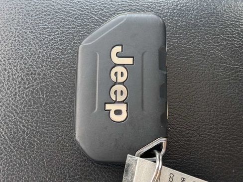 Used 2023 Jeep Gladiator Sport AWD/4WD image 29