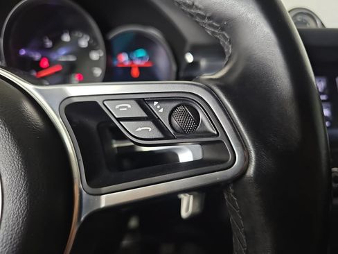 Used 2018 Porsche Macan AWD/4WD image 18