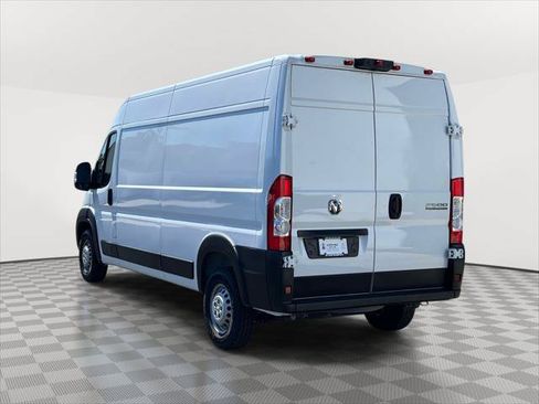 Used 2025 RAM ProMaster 2500 w/ Convenience Group FWD image 4