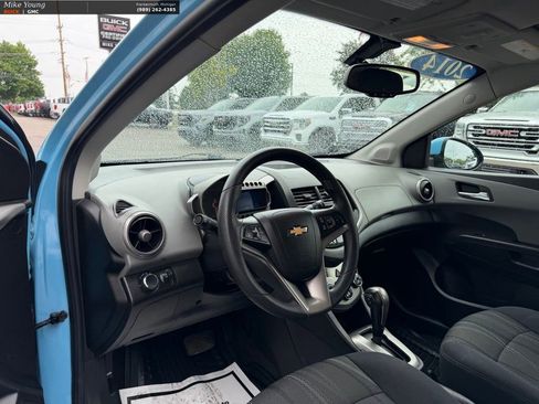 Used 2014 Chevrolet Sonic LT w/ Fun and Sun Package FWD image 13