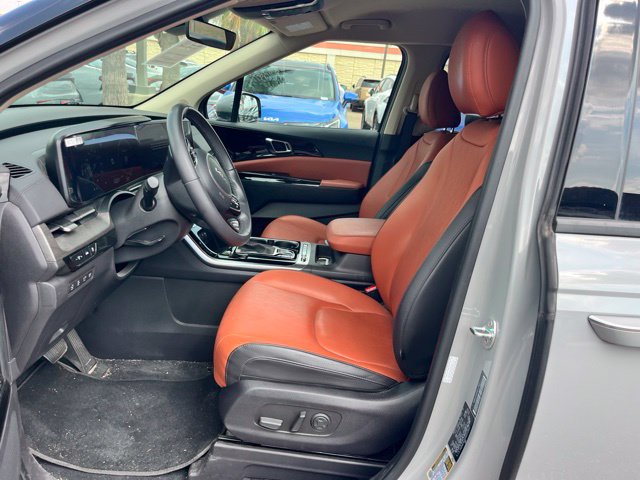 Used 2024 Kia Carnival SX FWD image 9